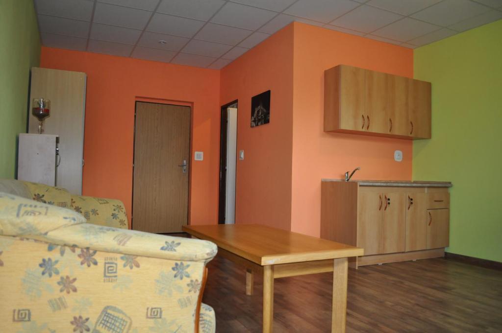 Sport Hotel Ostrov Trenčín Екстериор снимка