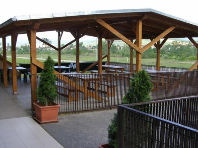 Sport Hotel Ostrov Trenčín Екстериор снимка